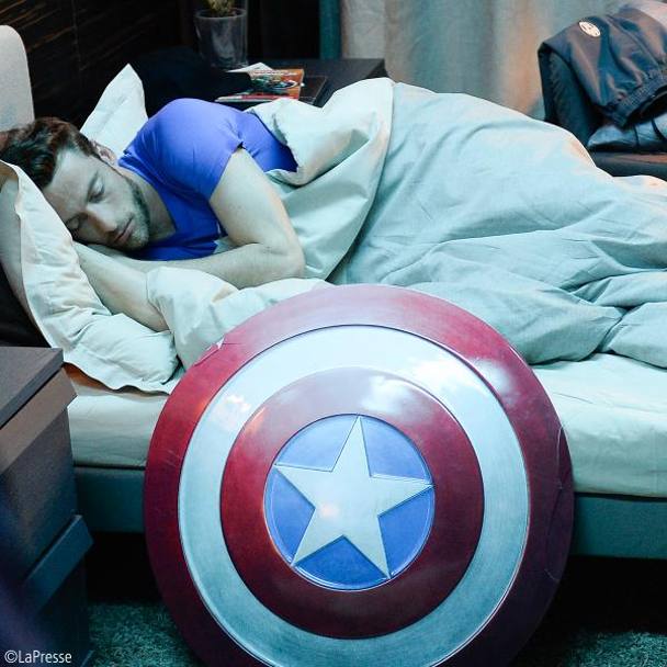 Marchisio dorme con lo scudo di Capitan America accanto al letto: rientra nella partnership tra la Juve e la Marvel per il lancio di 
